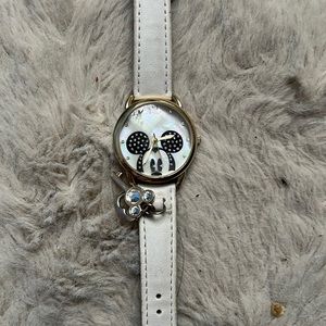 Disney watch works great and is in good condition